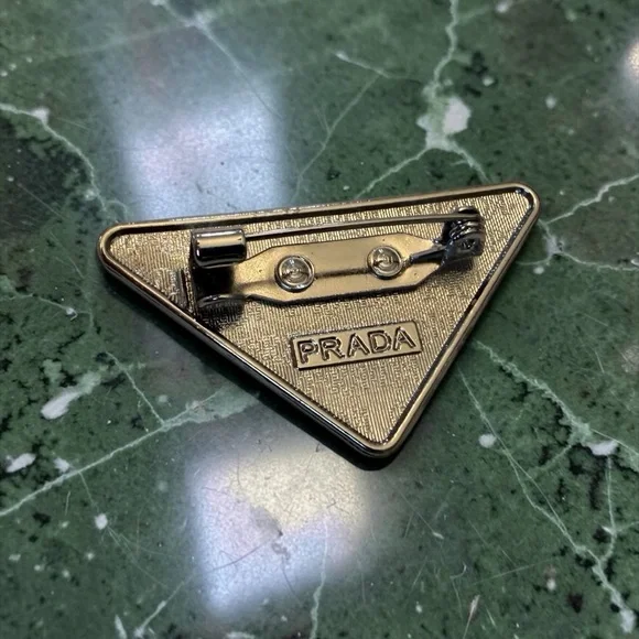 Prada brooch upcycled - Picture 2 of 2